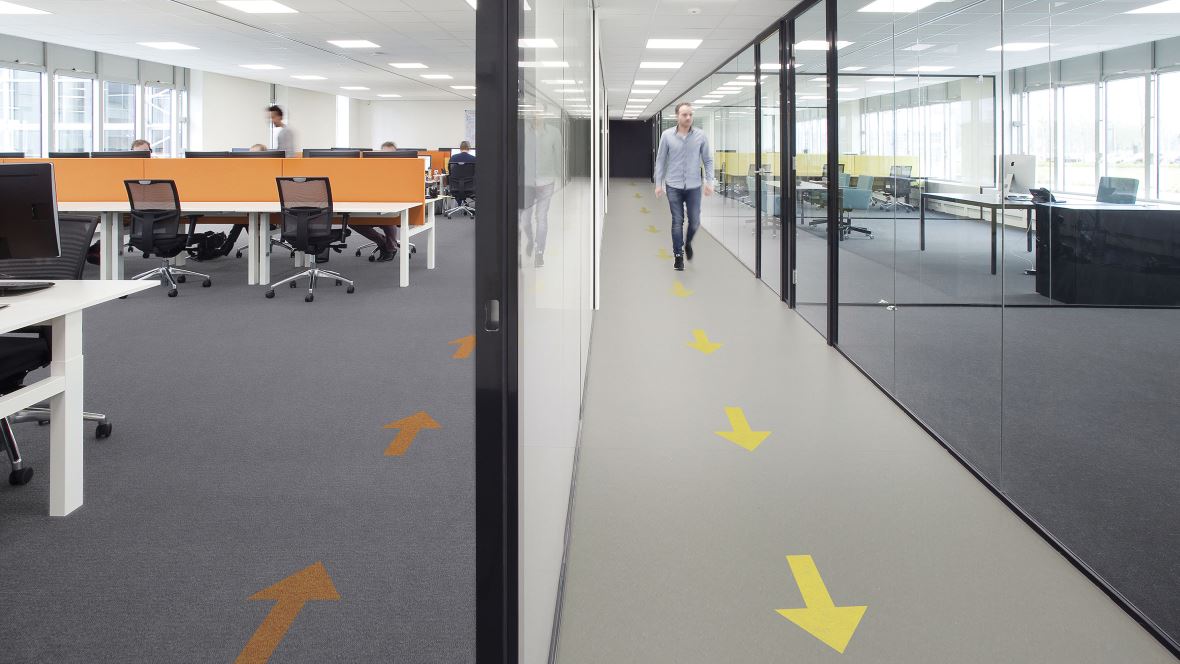 Attraktiv auf Abstand Attraktiv auf Abstand